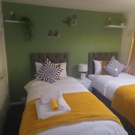 Golden Plush Suites - Beautiful Luxury 3 Bed House In Leicester Bagian luar foto