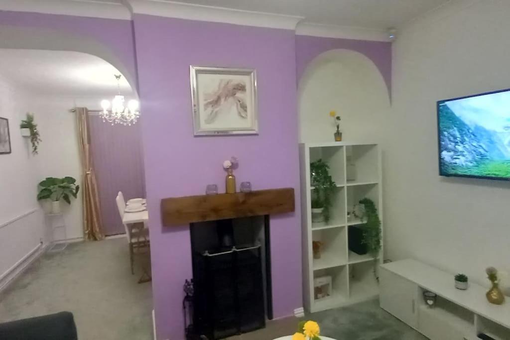 Golden Plush Suites - Beautiful Luxury 3 Bed House In Leicester Bagian luar foto