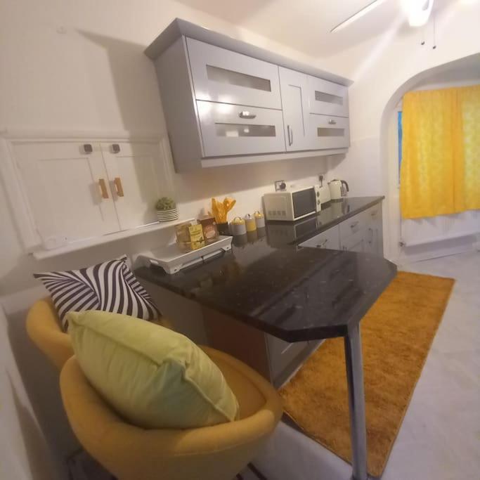 Golden Plush Suites - Beautiful Luxury 3 Bed House In Leicester Bagian luar foto